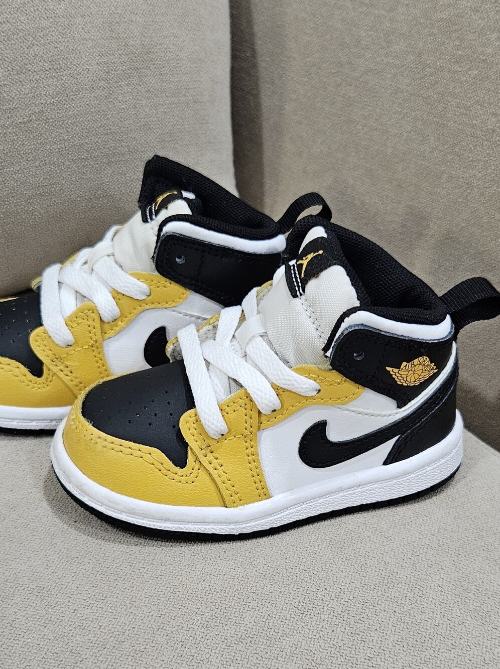 Jordan 1 Mid Yellow Ochre Kids Sneakers in Yellow, Black & White